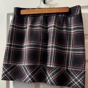 Taylored Size 6 Winder Skirt